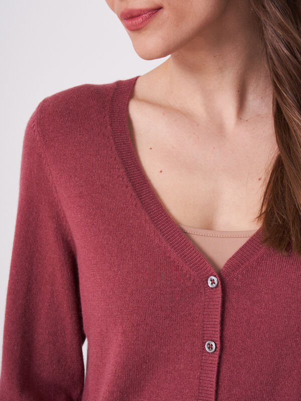 Basic fine knit organic cashmere V-neck cardigan image number 2