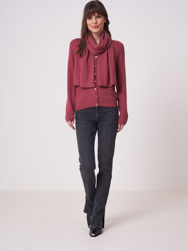 Basic fine knit organic cashmere V-neck cardigan image number 3