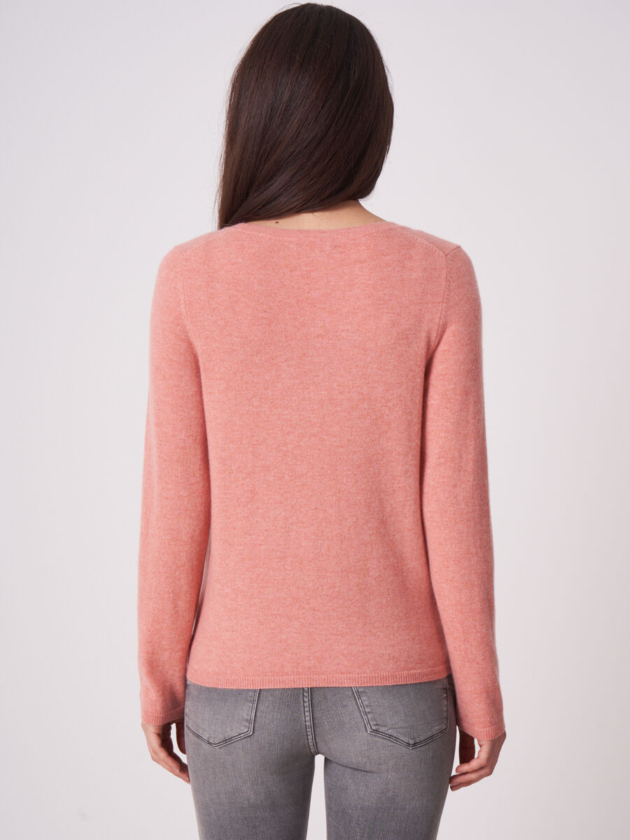 Basic fine knit organic cashmere V-neck cardigan image number 1
