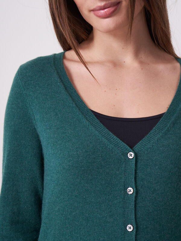 Basic fine knit organic cashmere V-neck cardigan image number 2