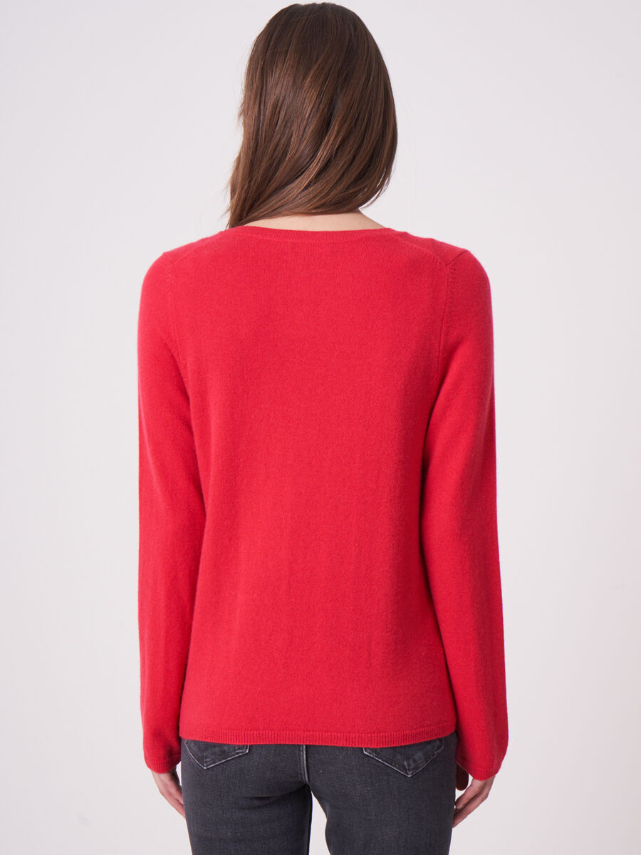 Basic fine knit organic cashmere V-neck cardigan image number 1