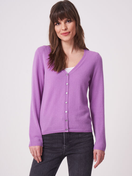 Basic fijngebreid vest met V-hals van biologisch cashmere