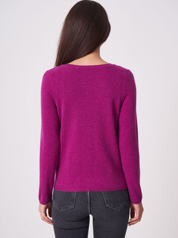 Basic fine knit organic cashmere V-neck cardigan image number 1