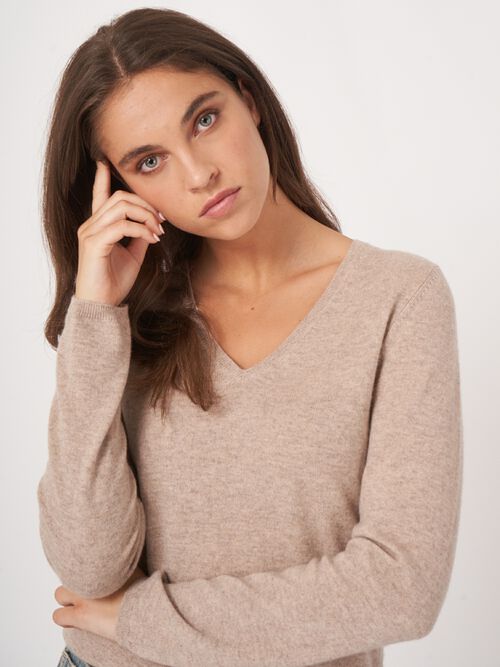 Basic  V-hals trui van cashmere wolmix