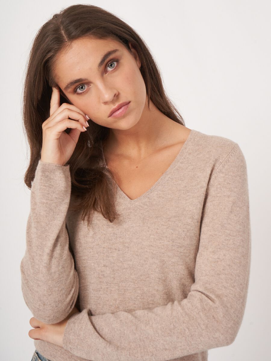 Basic  V-hals trui van cashmere wolmix image number 0