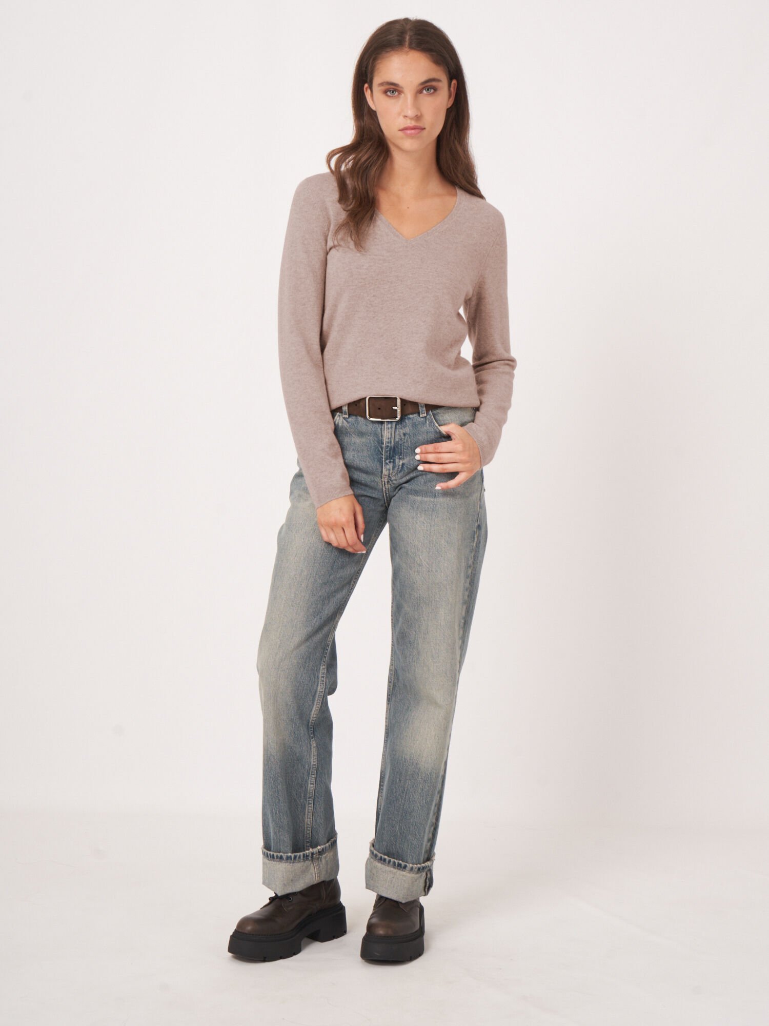 REPEAT cashmere Basic V-hals trui van cashmere wolmix