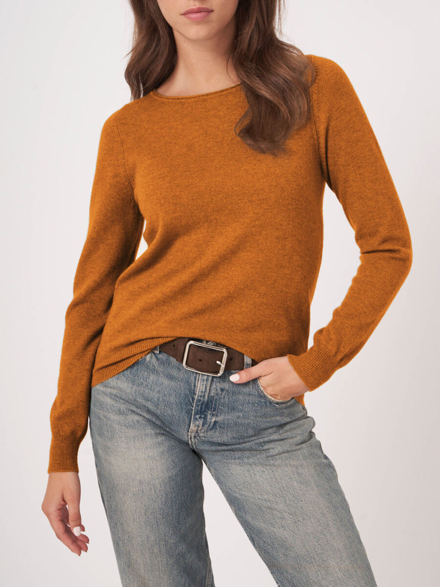 Basic cashmere blend boatneck sweater image number 1