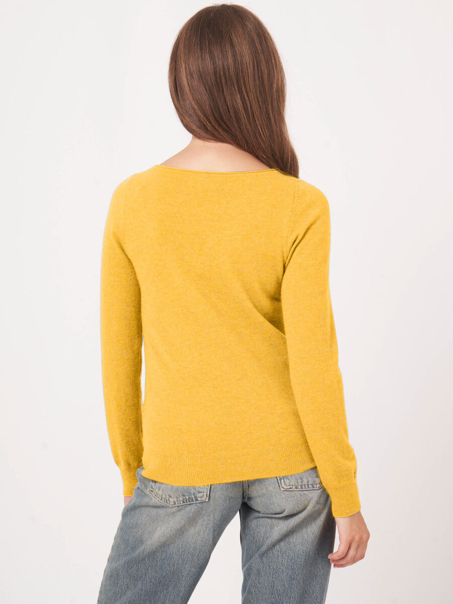 Pull basique en cachemire mélangé  à col bateau image number 4