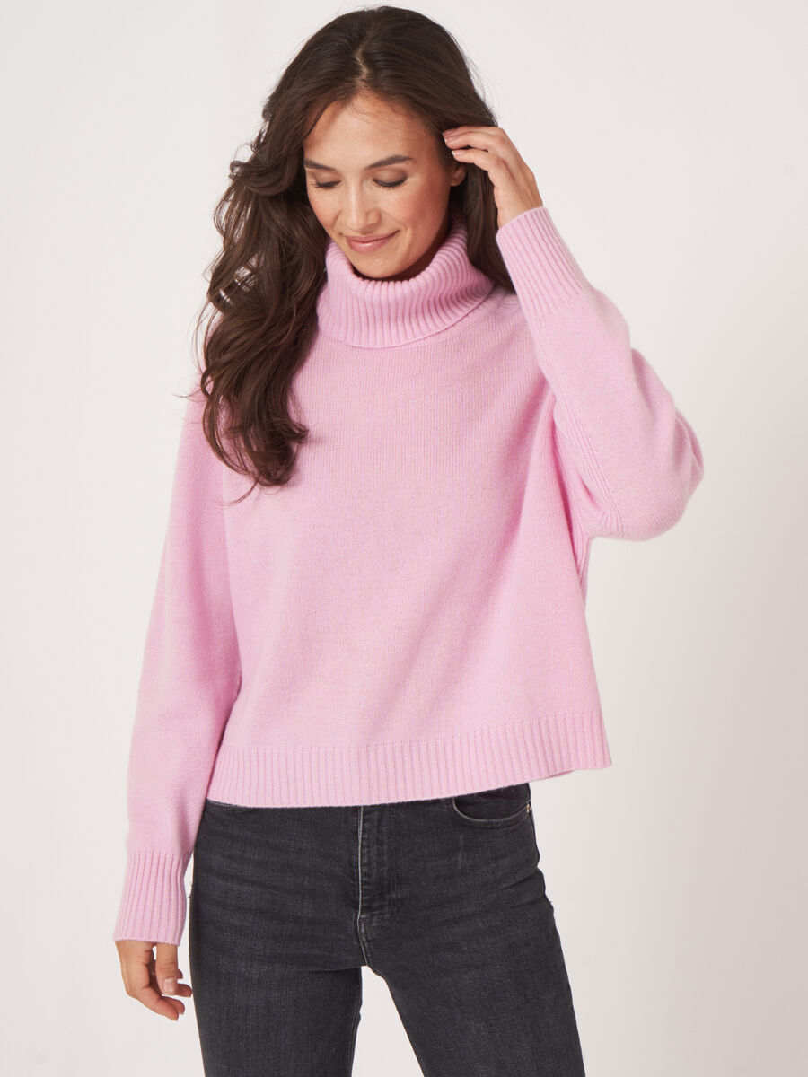High neck boxy cashmere sweater image number 0
