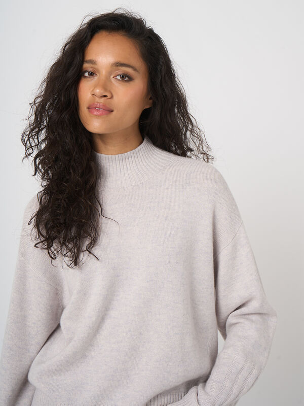 REPEAT Limited Edition - casual trui met gehaakte details image number 2