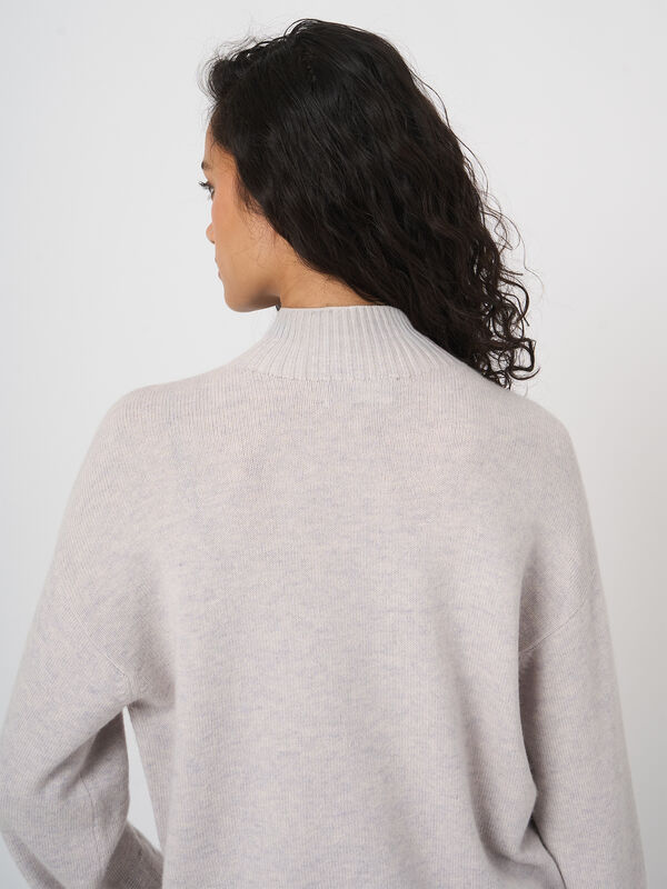 REPEAT Limited Edition - casual trui met gehaakte details image number 3