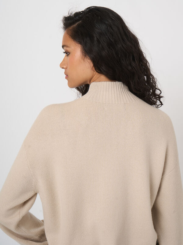 REPEAT Limited Edition – crochet-detail casual sweater image number 2