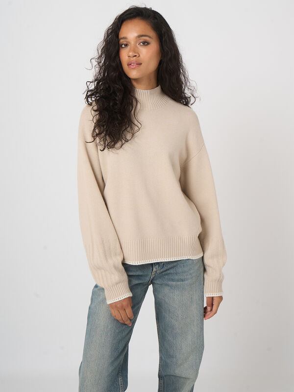 REPEAT Limited Edition – crochet-detail casual sweater image number 4