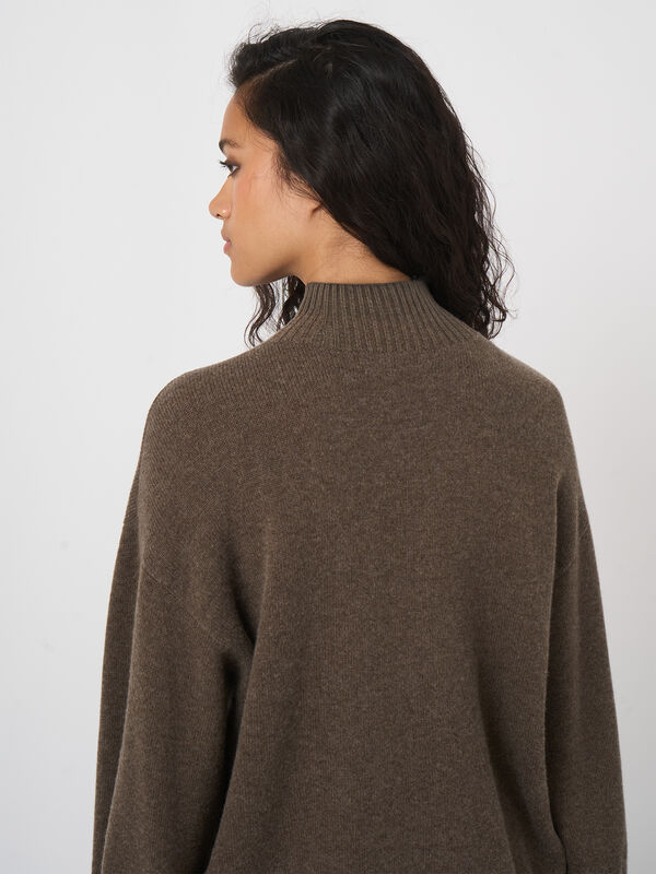 REPEAT Limited Edition - casual trui met gehaakte details image number 1