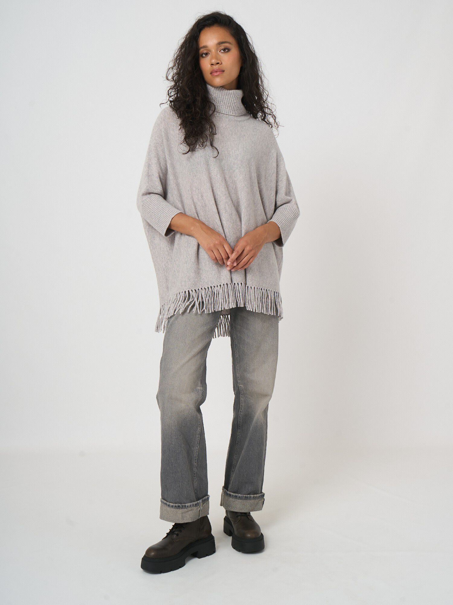 REPEAT Limited Edition - oversized kasjmier poncho afbeelding