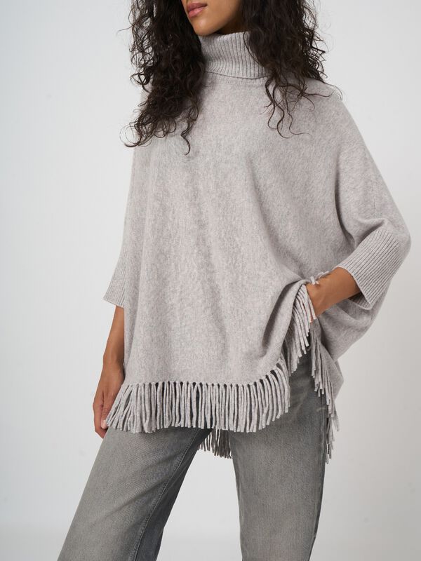 REPEAT Limited Edition - Oversized Kaschmirponcho image number 3