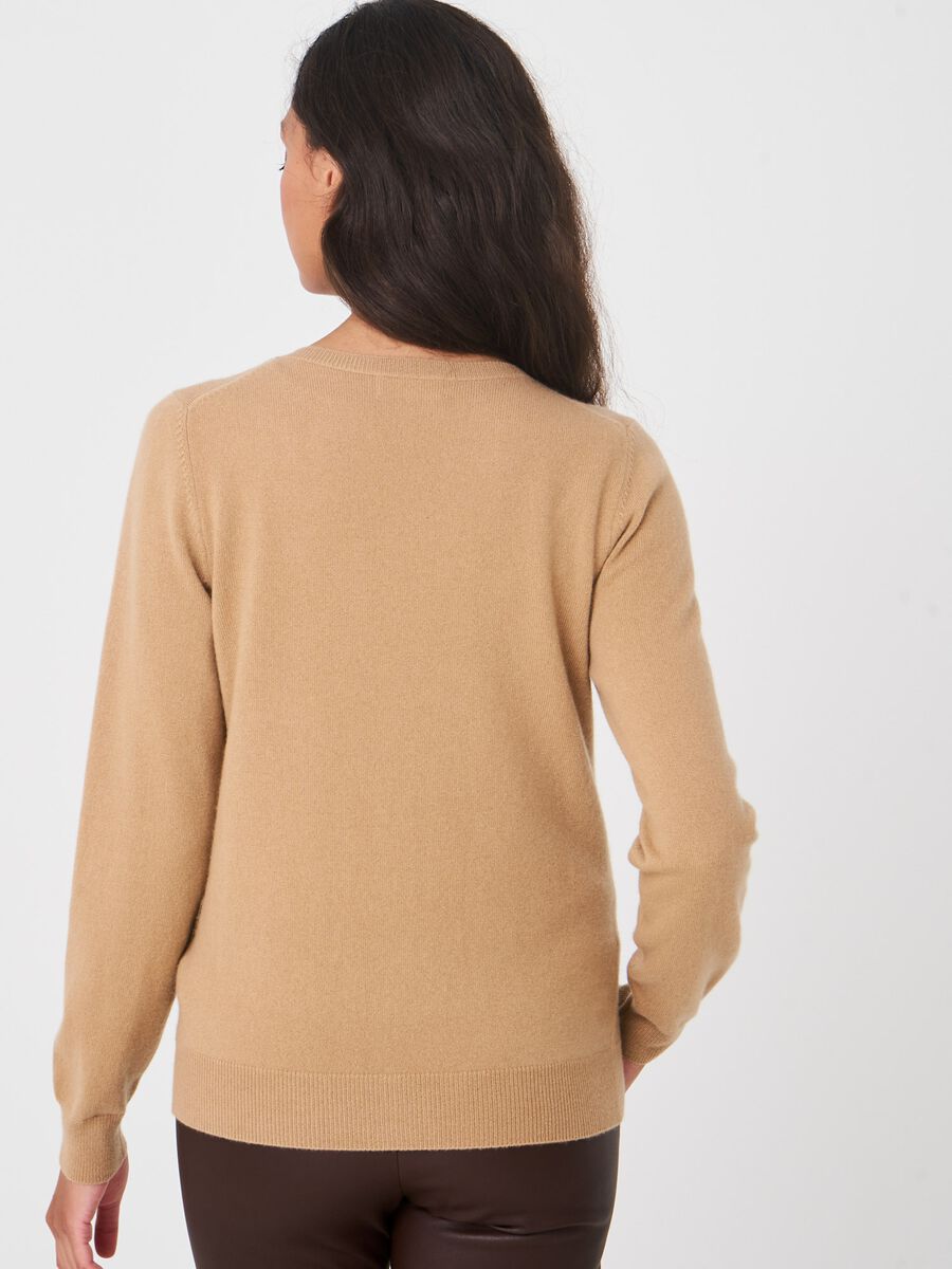 Basic organisch cashmere vest met V-hals image number 1