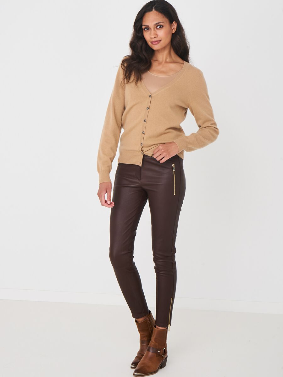 Basic organisch cashmere vest met V-hals image number 3