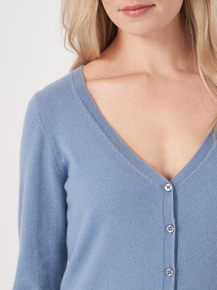 Basic organisch cashmere vest met V-hals image number 2