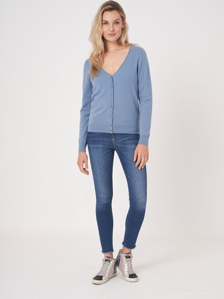 Basic organisch cashmere vest met V-hals image number 4