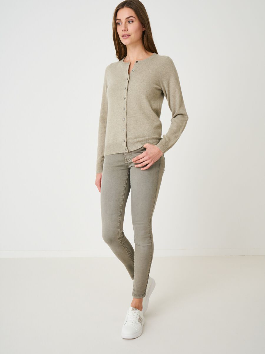 Basic organic cashmere cardigan with round neck image number 3