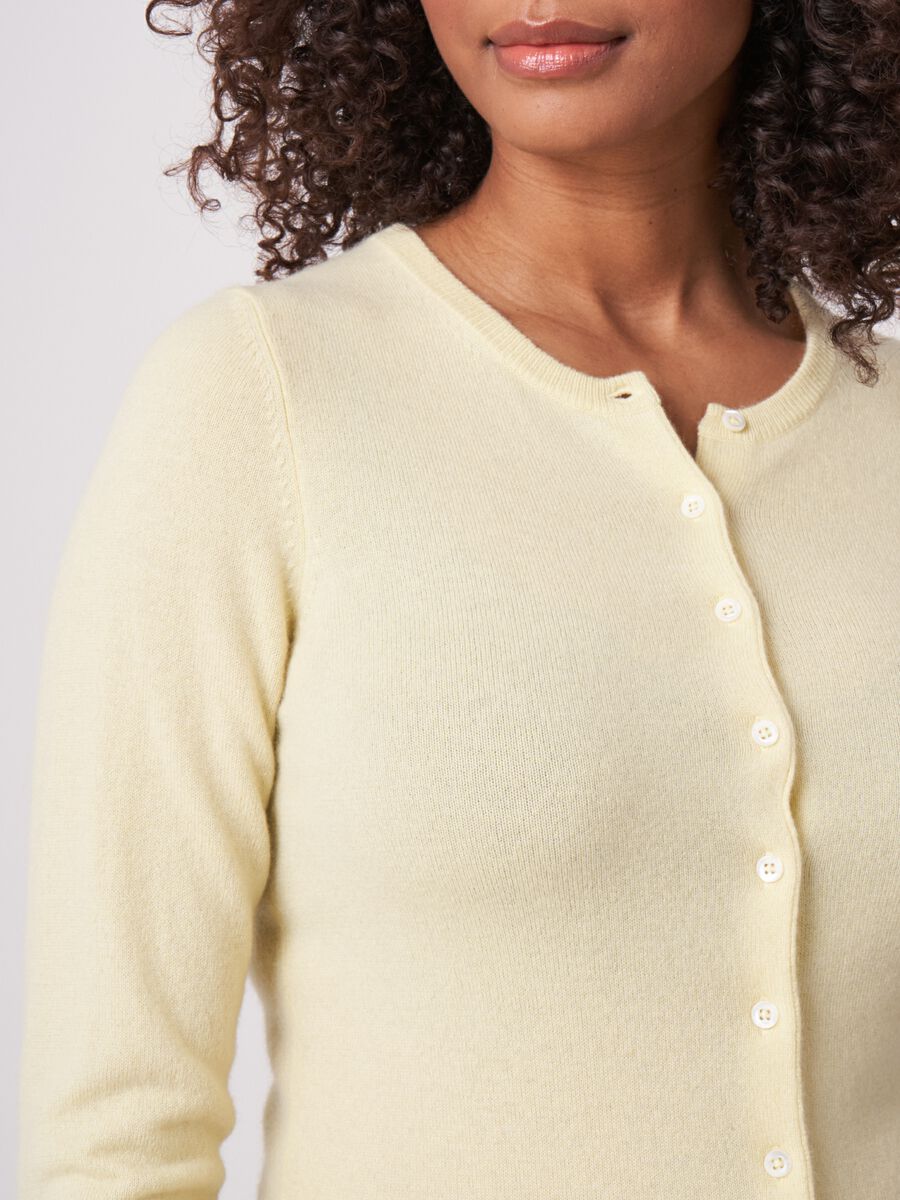 Basic organisch cashmere vest met ronde hals image number 2