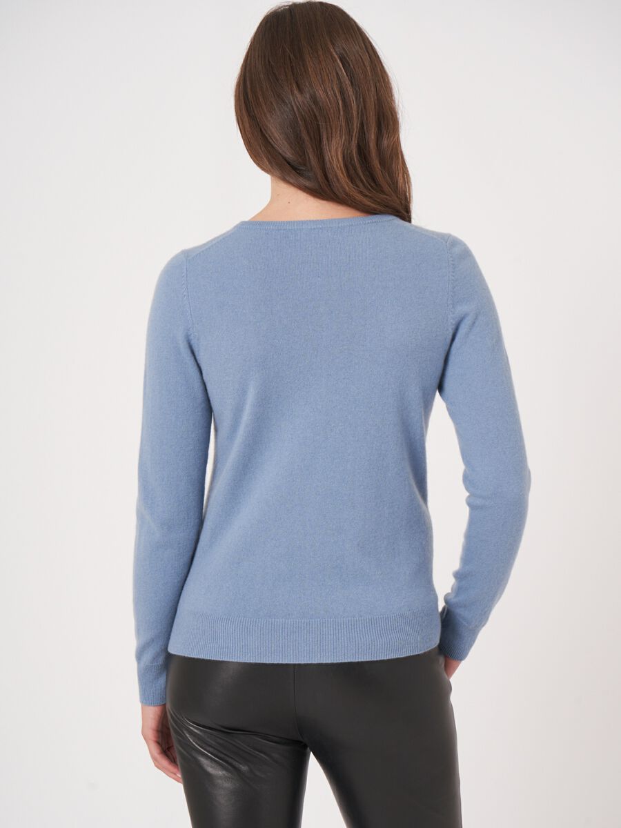 Basic organic cashmere cardigan with round neck image number 1