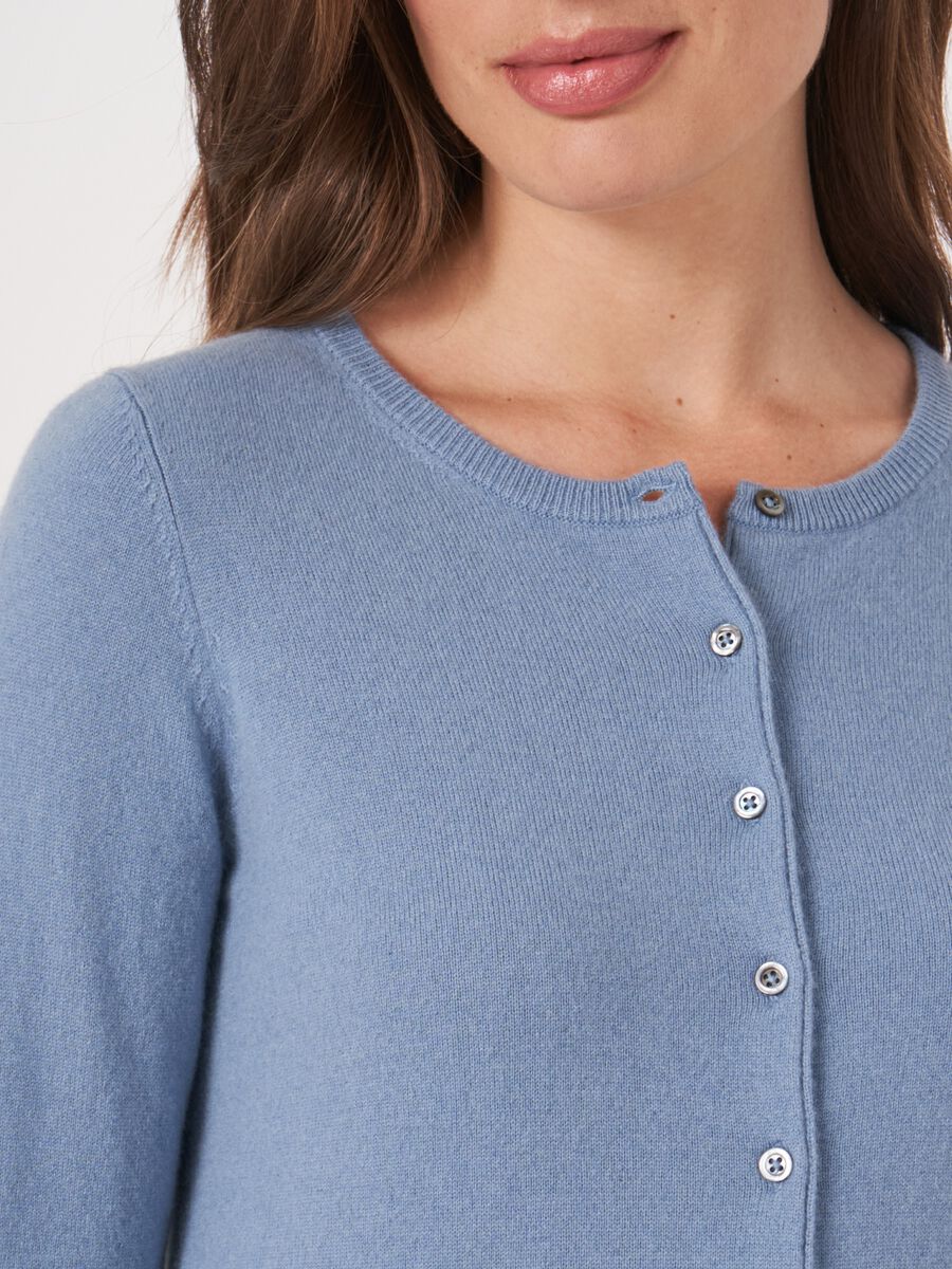 Basic organic cashmere cardigan with round neck image number 2