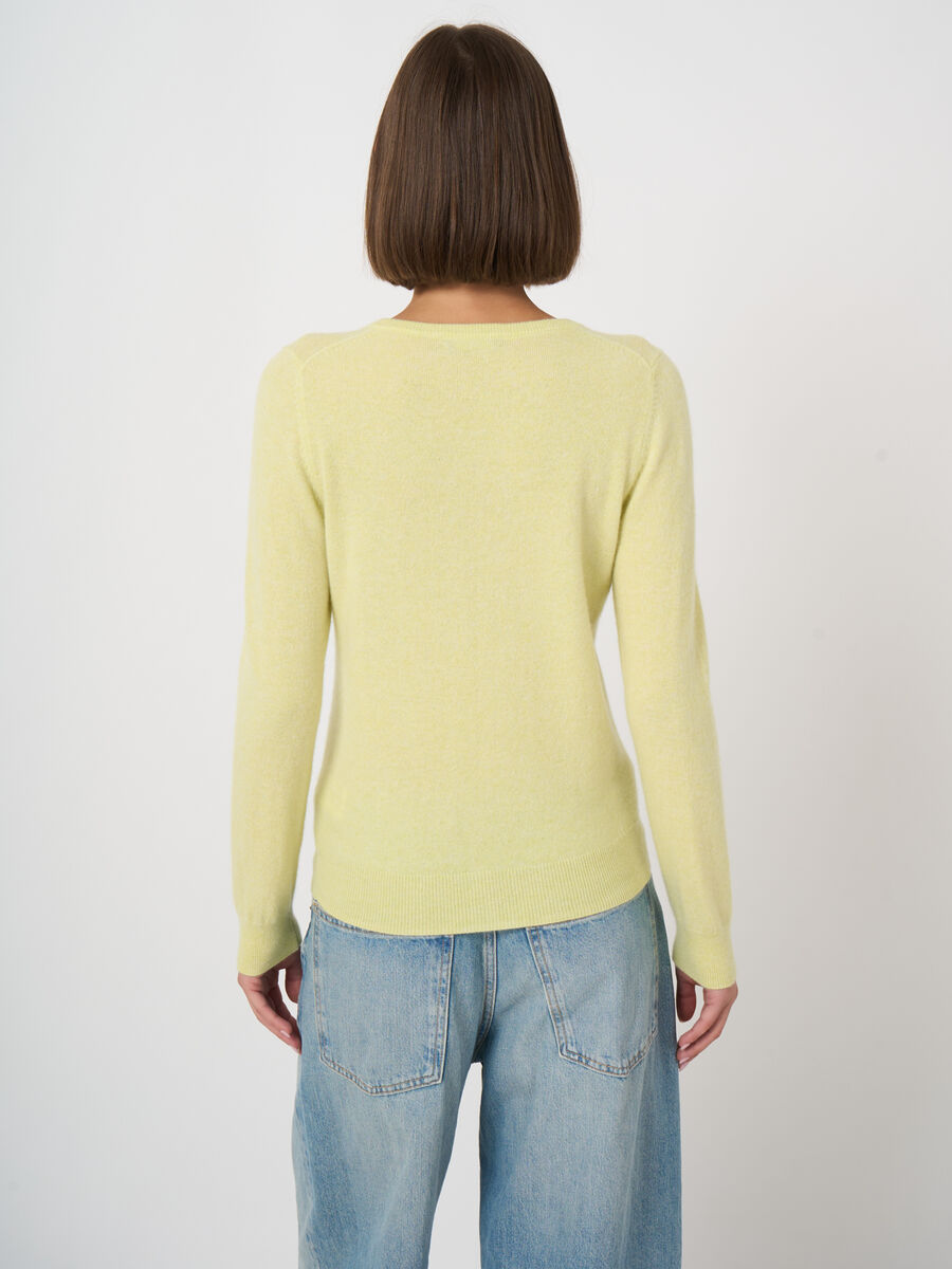 Basic organic cashmere cardigan with round neck image number 3
