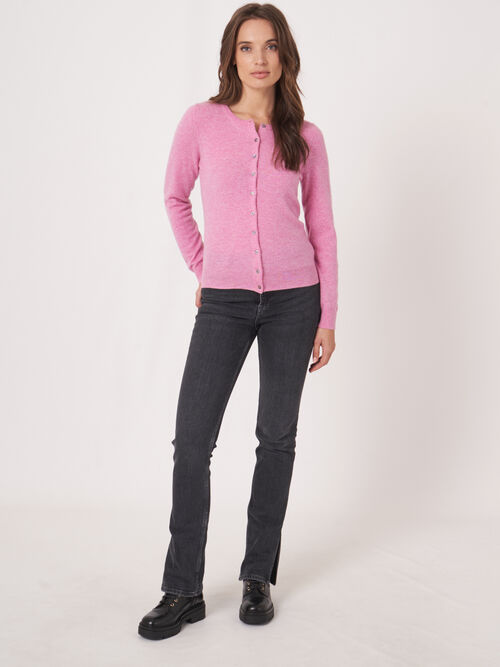 Basic Strickjacke mit Rundhalsausschnitt aus Bio-Kaschmir