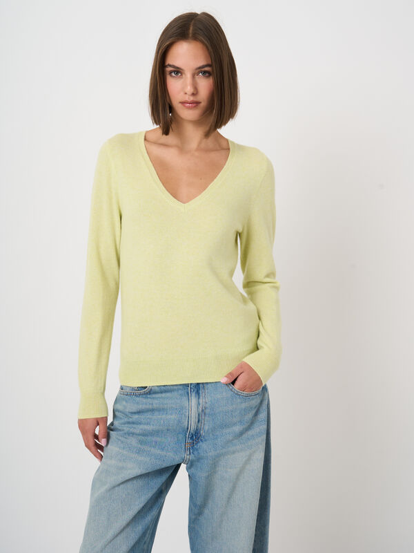 Basic Pullover mit V-Ausschnitt aus Bio-Kaschmir image number 0