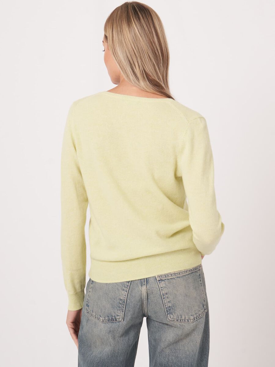 Basic Pullover mit V-Ausschnitt aus Bio-Kaschmir image number 3