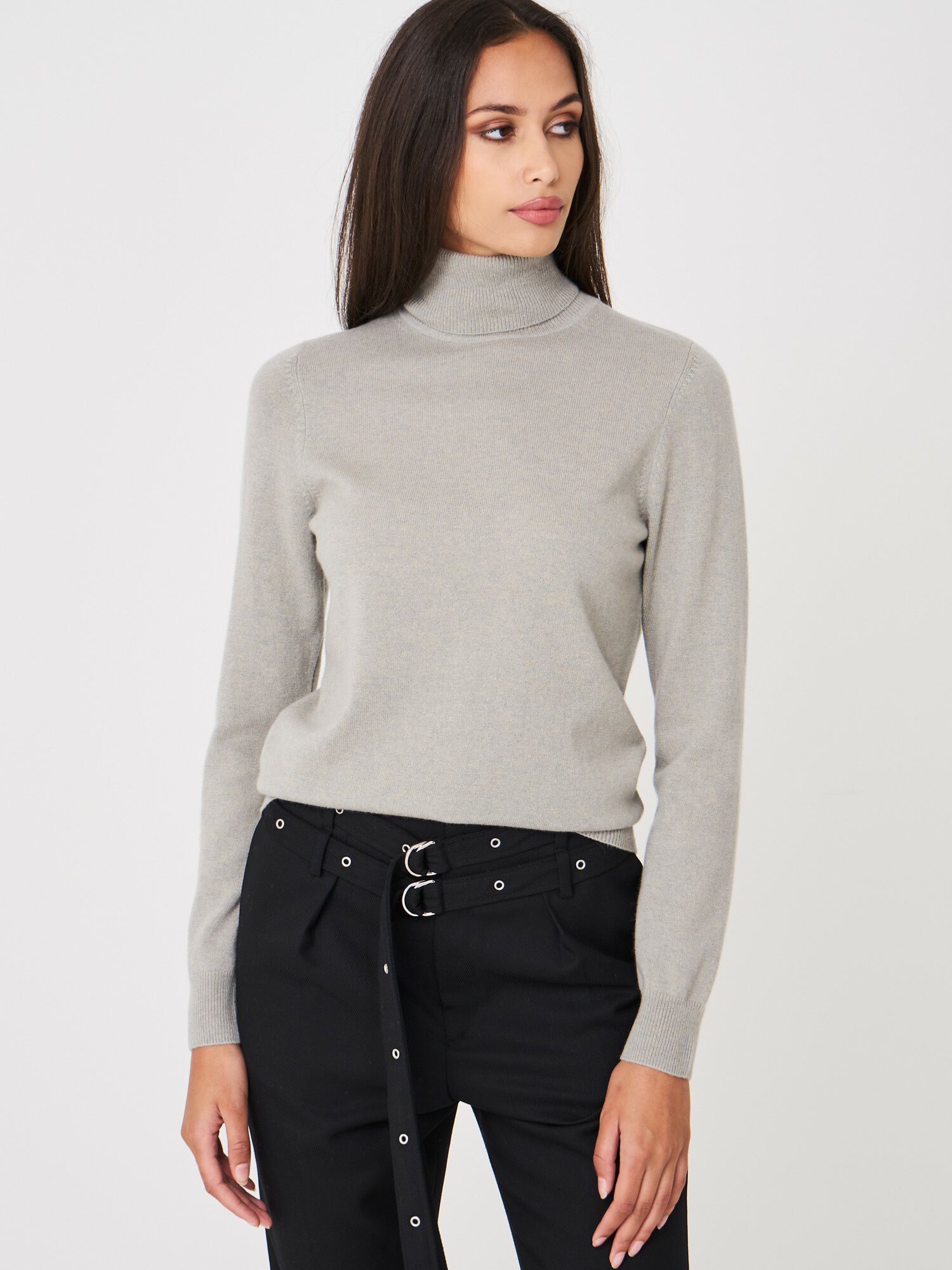 Basic trui met rolkraag van zuiver cashmere