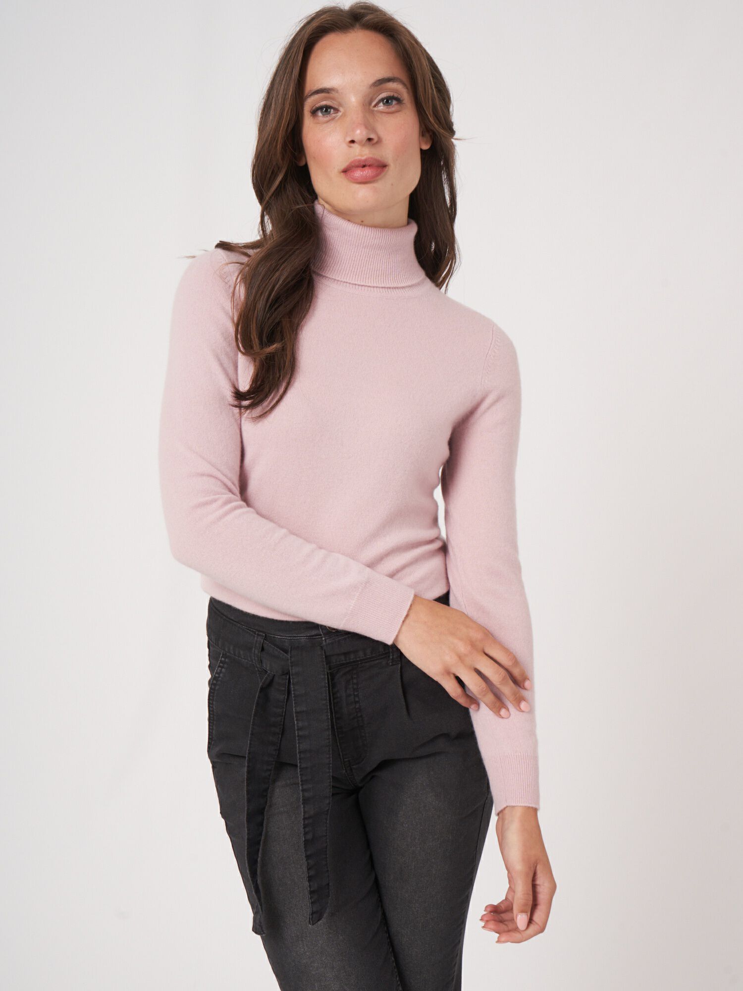 Basic trui met rolkraag van zuiver cashmere