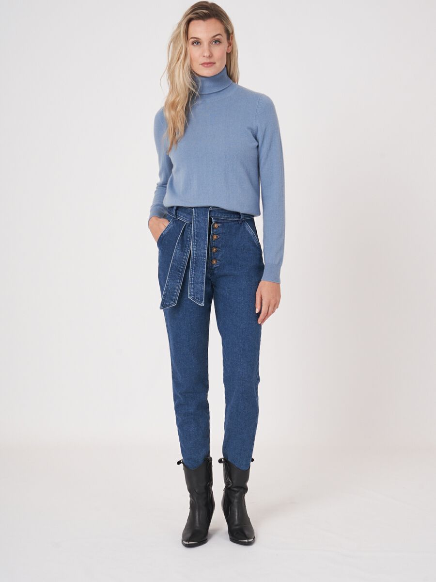 Pull col roulé en pur cachemire  image number 4