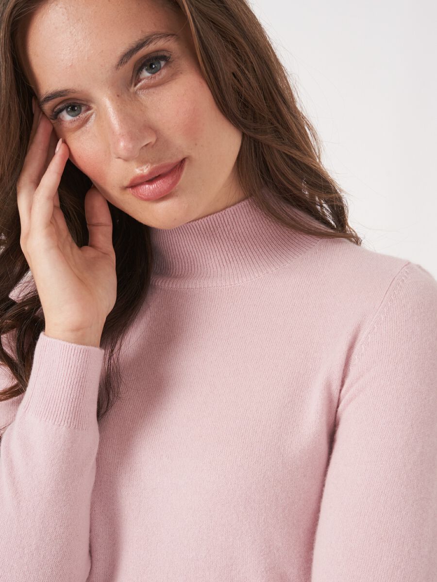 Pull en cachemire avec col montant image number 2