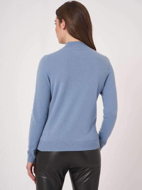 Feinstrickpullover aus reinem Kaschmir mit geripptem Stehkragen image number 1
