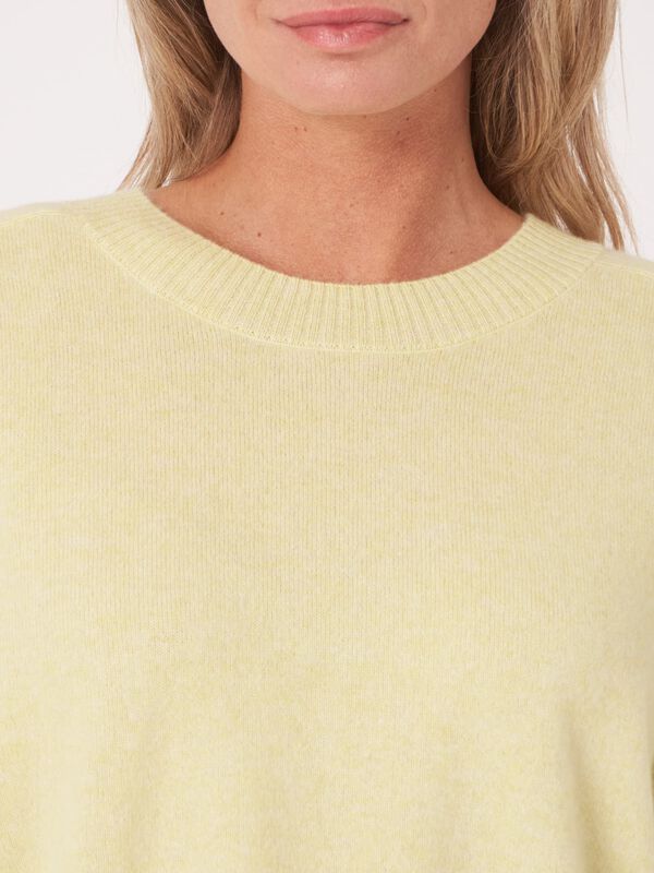 Cropped organic cashmere raglan sweater image number 2