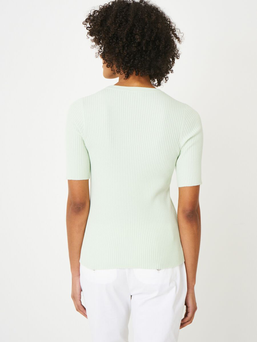 Pull basique côtelé à manches courtes et coupe étroite image number 1