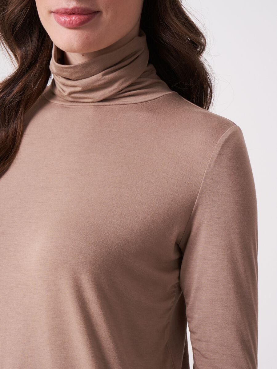 Turtleneck jersey long-sleeved top image number 2