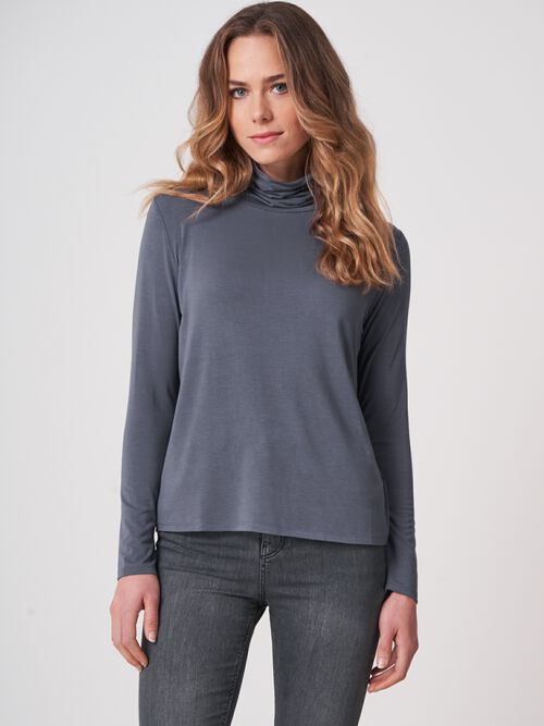 Turtleneck jersey long-sleeved top