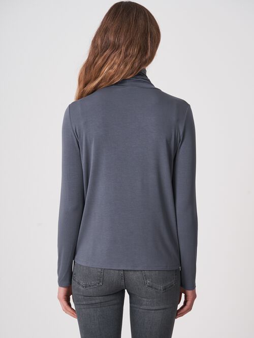 Turtleneck jersey long-sleeved top