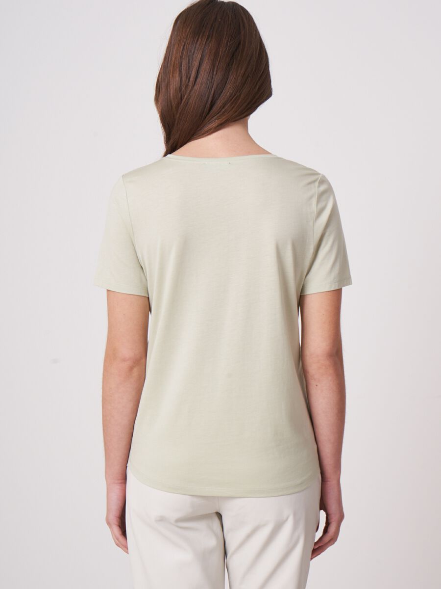 Women's basic T-Shirt image number 1