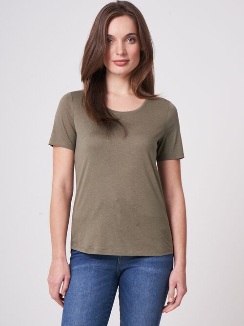 Women's basic T-Shirt