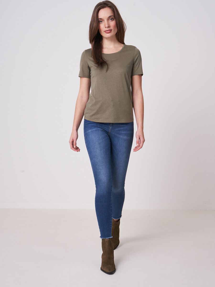 Women's basic T-Shirt image number 3