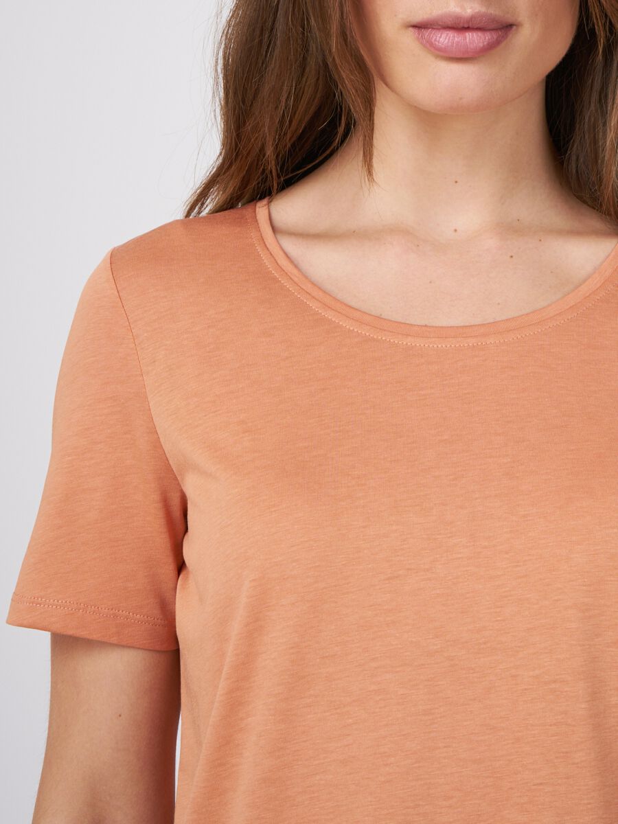 Women's basic T-Shirt image number 2