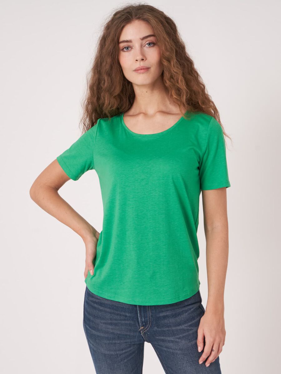 Women's basic T-Shirt image number 0