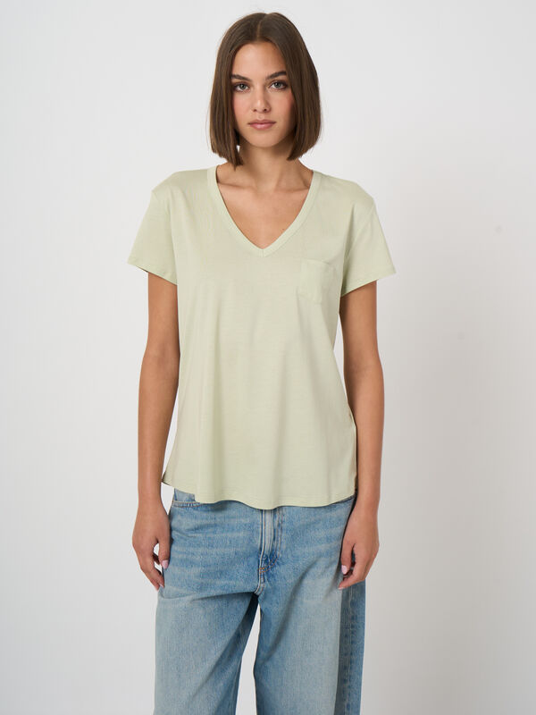 Women's basic V-neck T-shirt with chest pocket image number 0