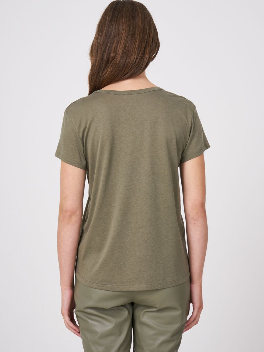 Women's basic V-neck T-shirt with chest pocket image number 1