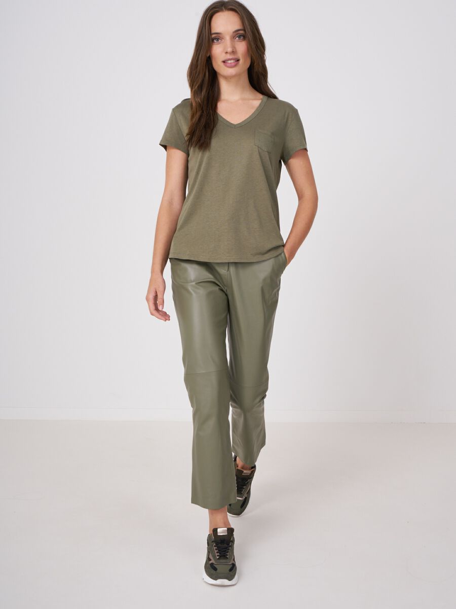 Women's basic V-neck T-shirt with chest pocket image number 3